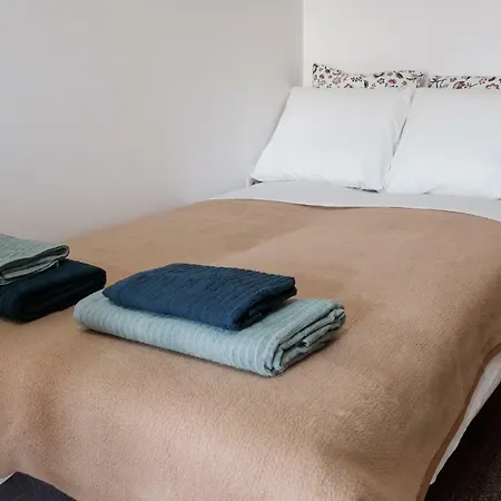 With Balcony In The Square Apartament *