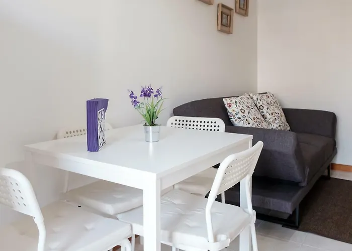 Apartament With Balcony In The Square