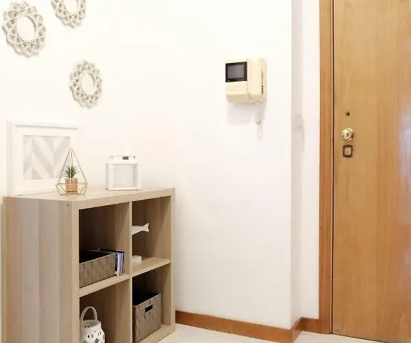 Apartament With Balcony In The Square Porto