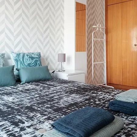 With Balcony In The Square Apartment Porto