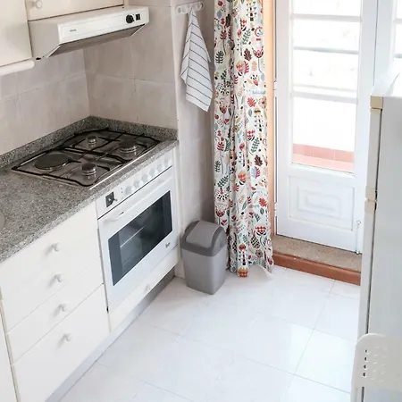 With Balcony In The Square アパート