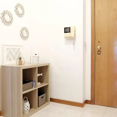Apartament With Balcony In The Square Porto
