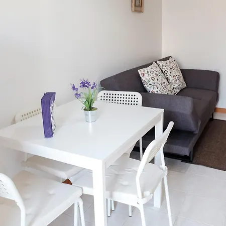 With Balcony In The Square Appartement *