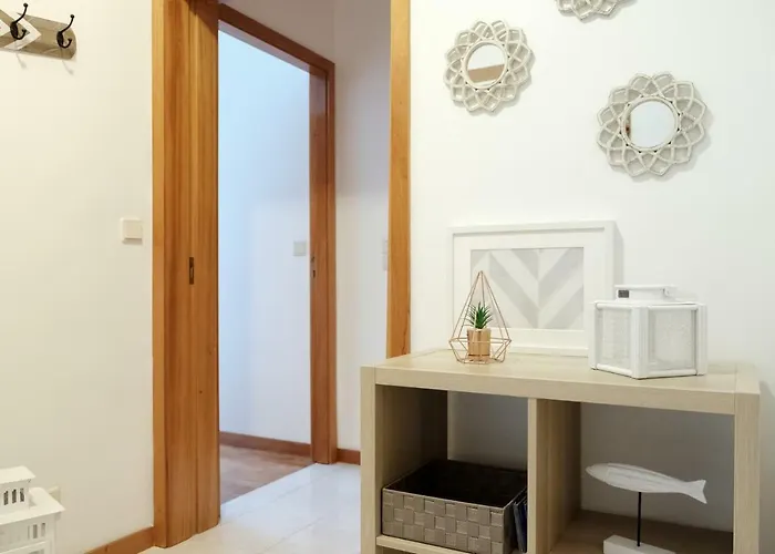 With Balcony In The Square Appartement Porto