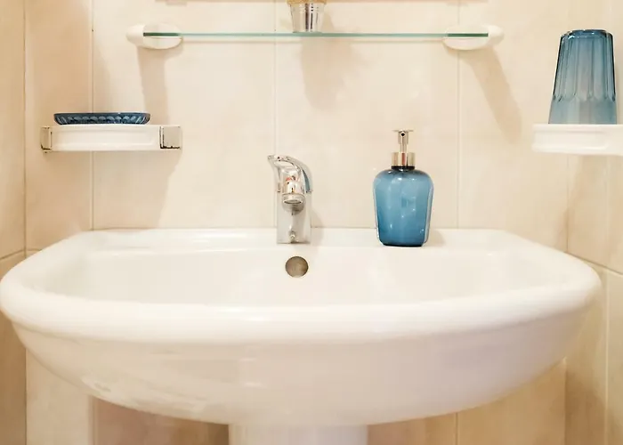 Appartement With Balcony In The Square Porto