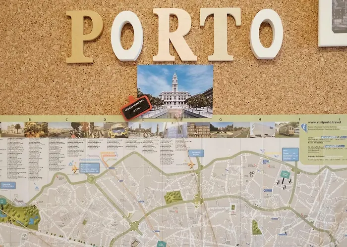 Appartement With Balcony In The Square