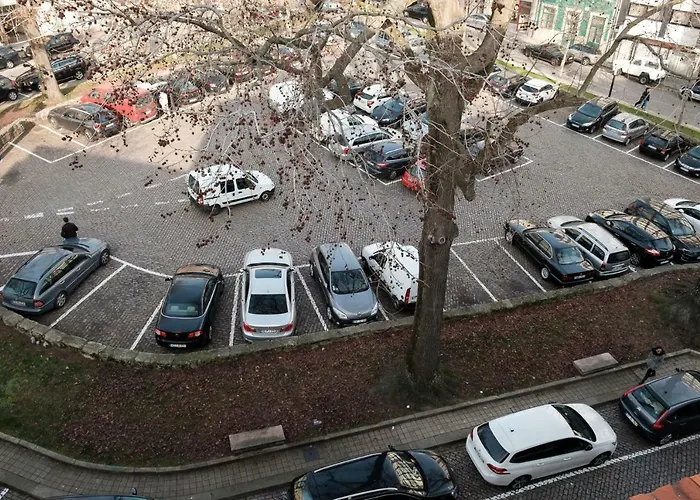 With Balcony In The Square * بورتو