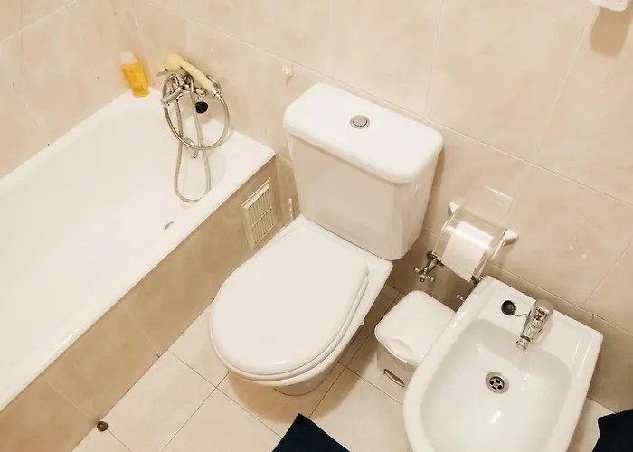 With Balcony In The Square بورتو